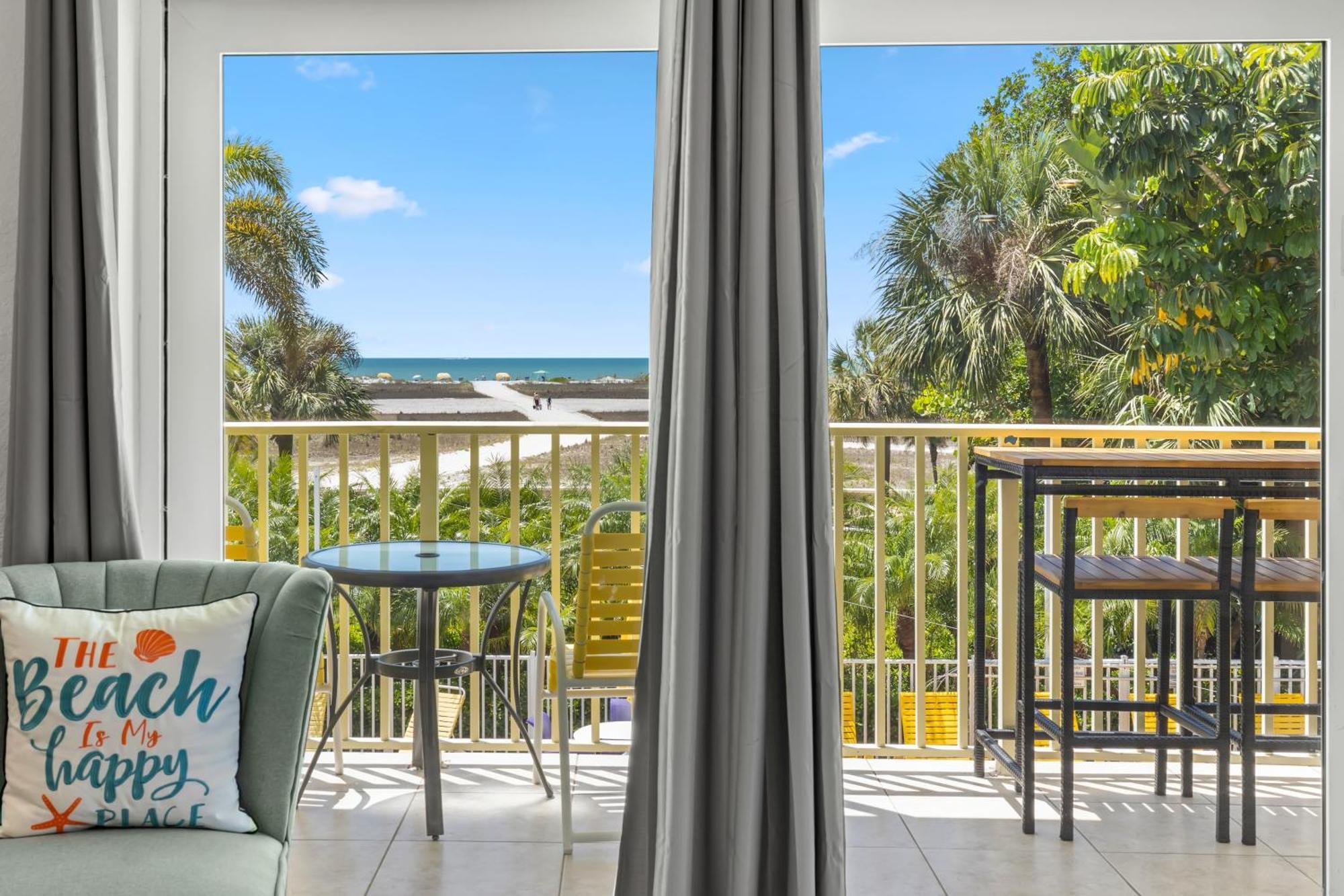 South Beach Oceanfront Resort St. Pete Beach Habitación foto