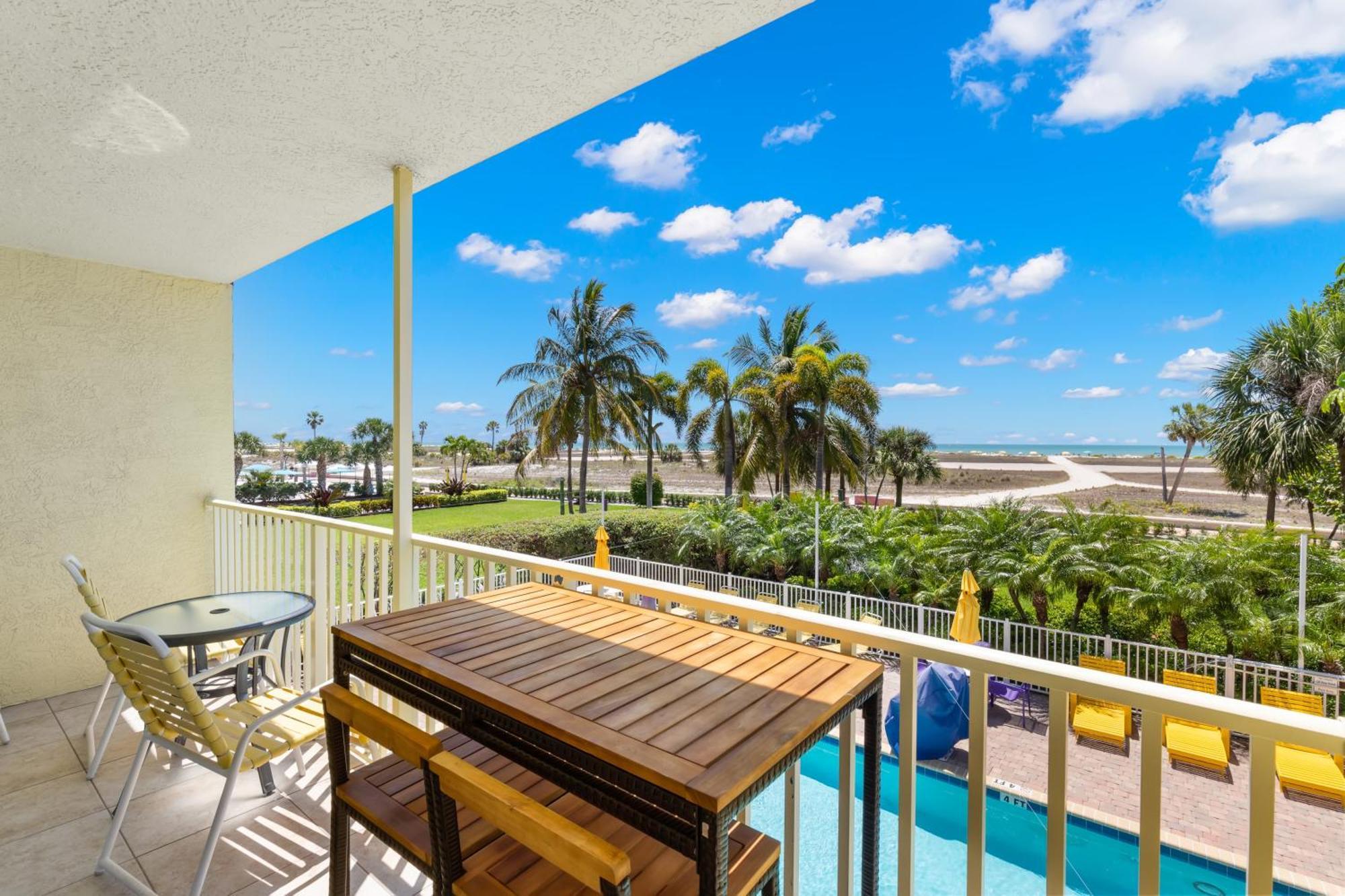 South Beach Oceanfront Resort St. Pete Beach Habitación foto